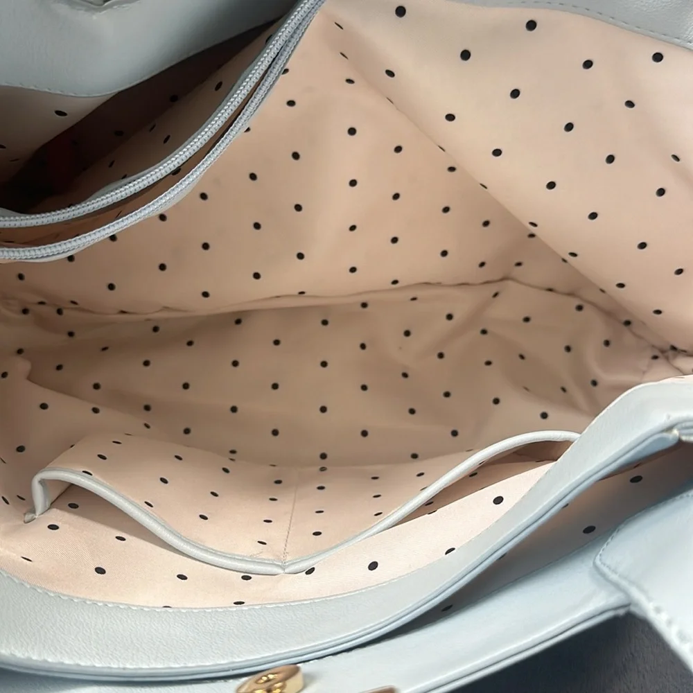 On 34th Azriell Extra-Large Tote!! - Picture 3 of 4
